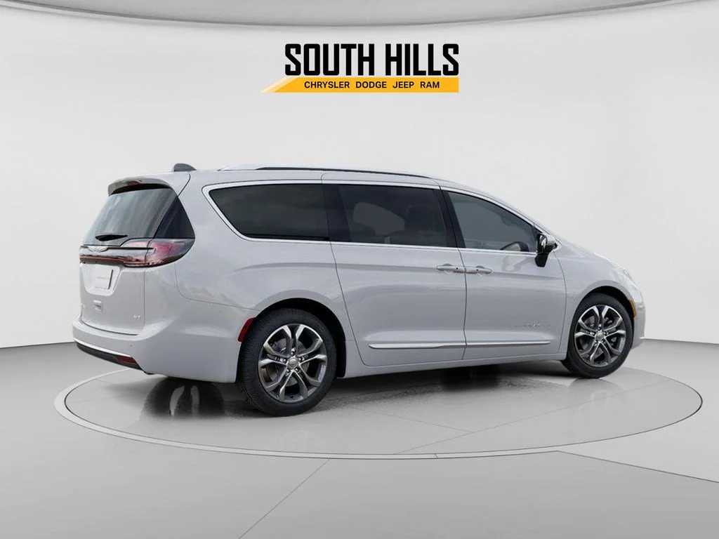New 2026 Bright White Clear-Coat Exterior Paint Chrysler Pinnacle image 4