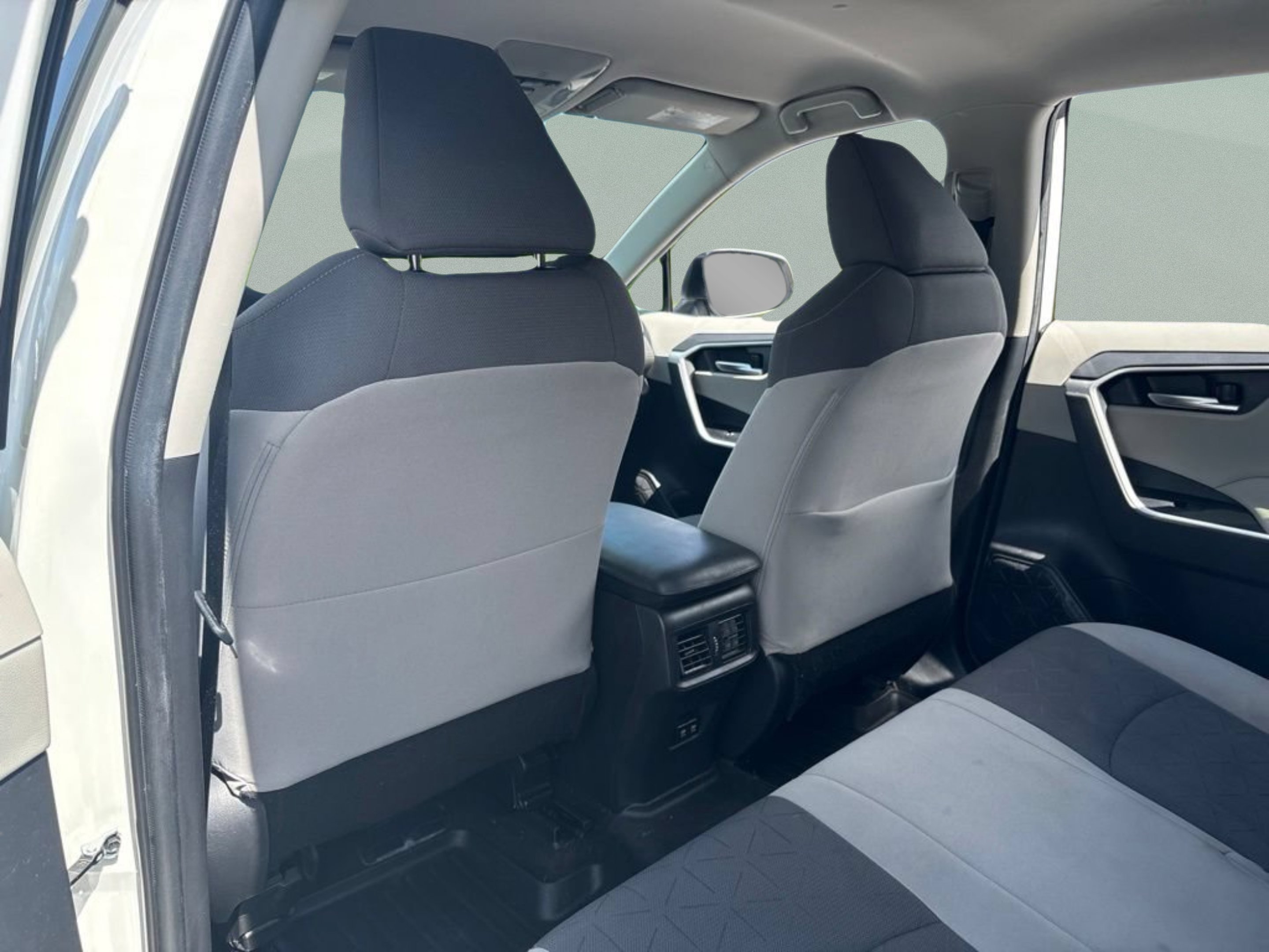 Used 2020 Super White Toyota XLE image 21