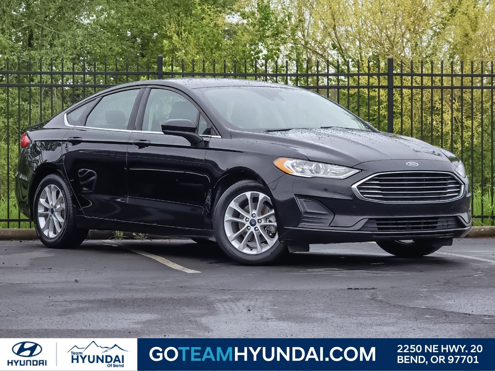 Used 2020 Black Ford SE image 1