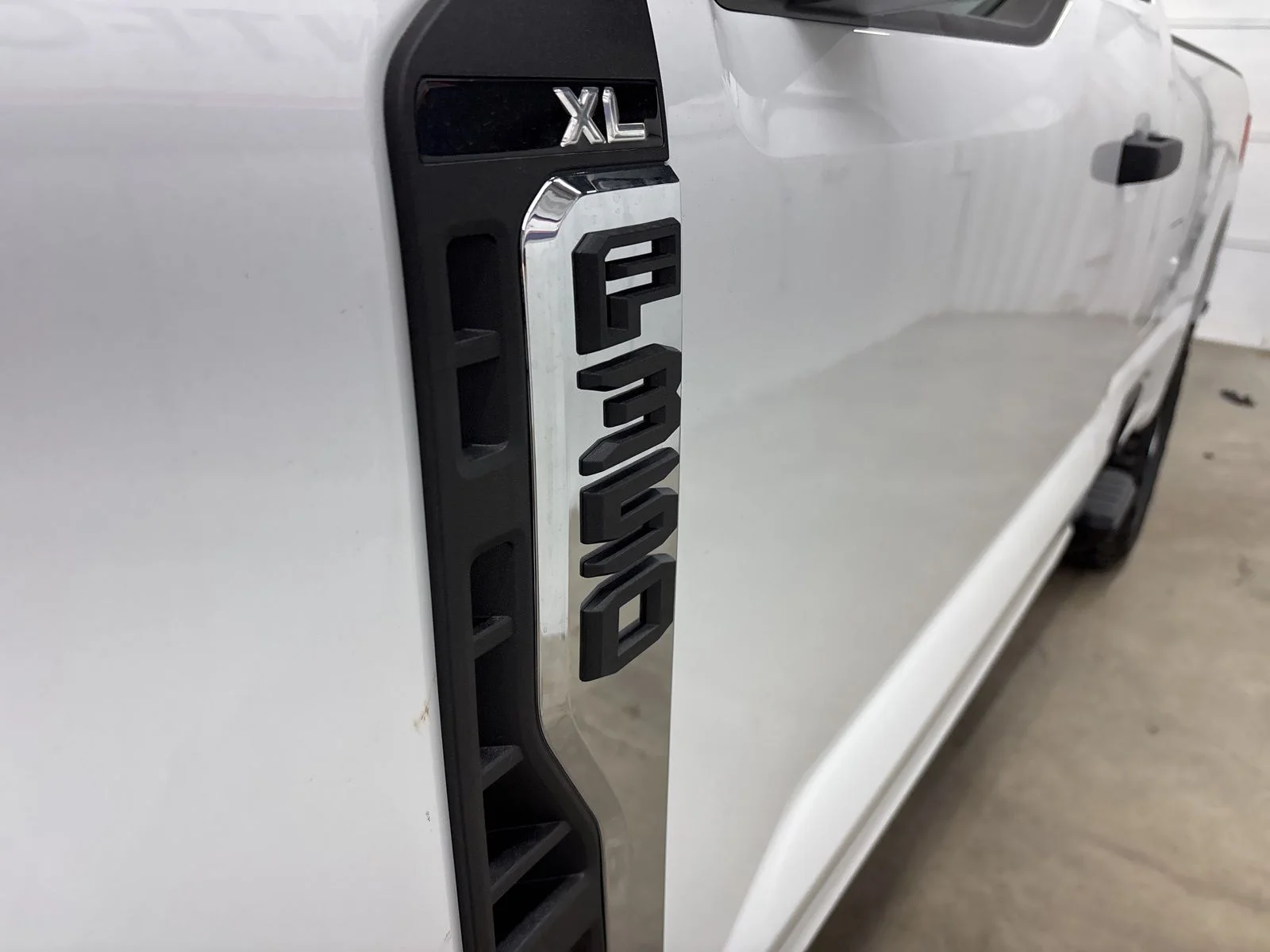 New 2026 Oxford White Ford F-350® XL image 5