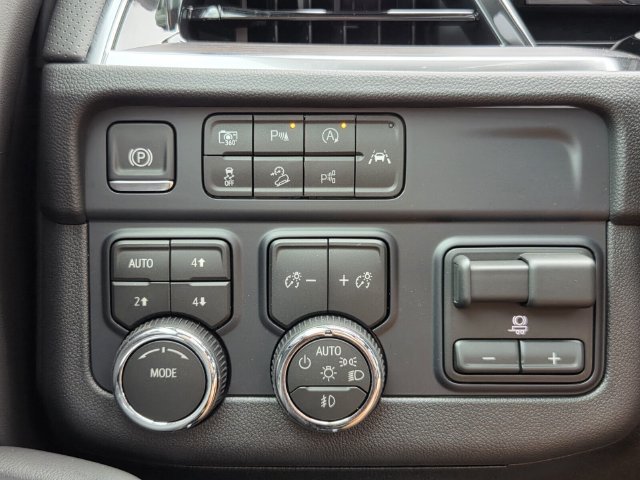 2026 Chevrolet Suburban Premier - Photo 15
