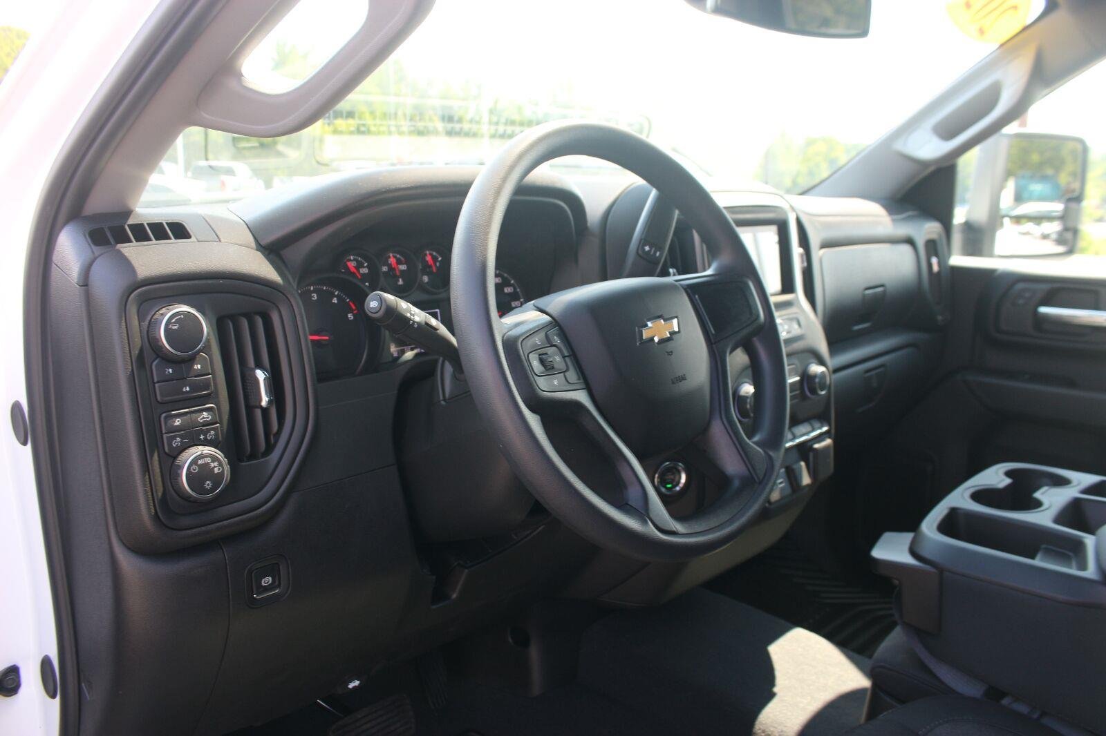 Used 2026 Summit White Chevrolet Custom image 18