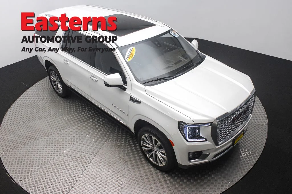 Used 2022 White GMC Denali image 3