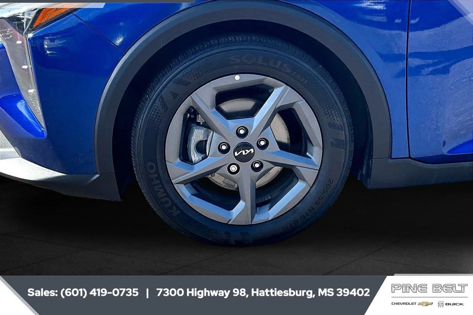 Used 2025 Deep Sea Blue Kia LXS image 7