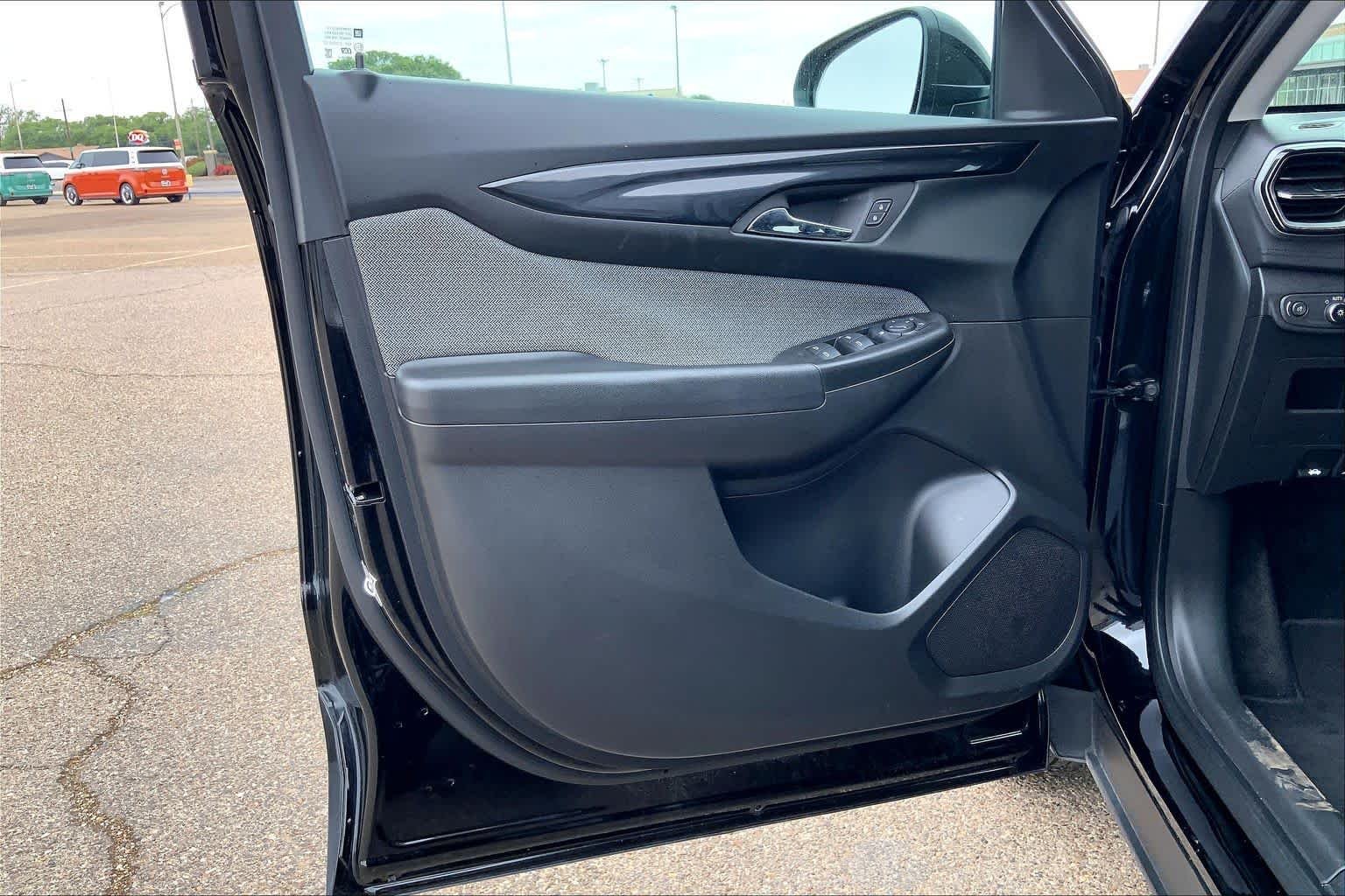 Used 2025 Mosaic Black Metallic Chevrolet LT image 22