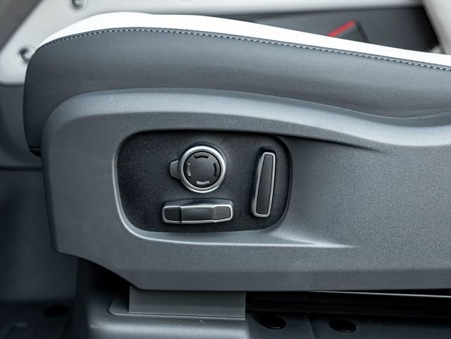New 2026 Carpathian Grey Land Rover X image 17
