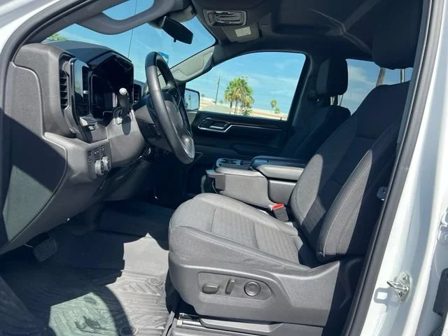 Used 2025 Summit White Chevrolet LT Trail Boss image 12
