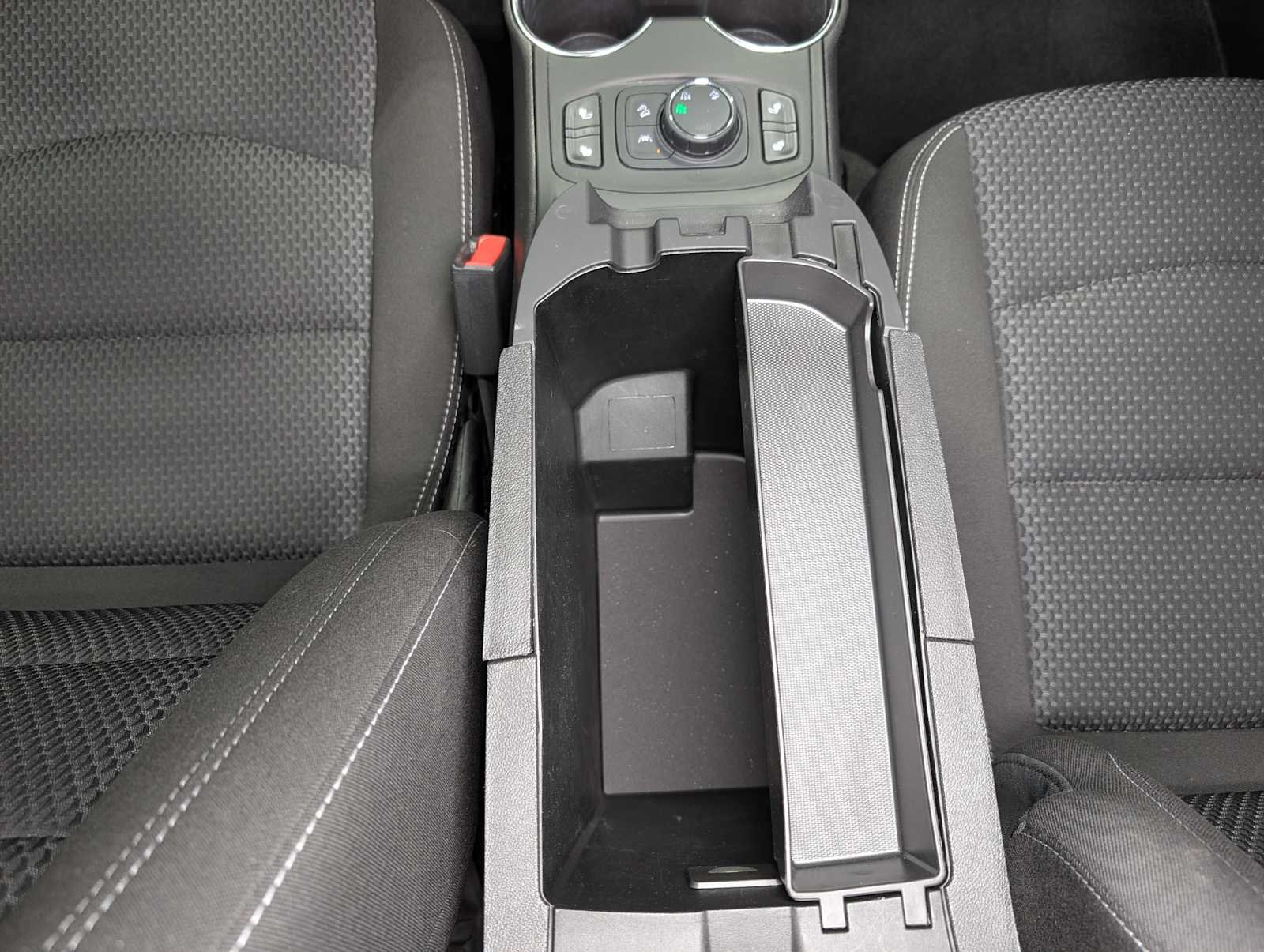 Used 2023 Summit White GMC SLE image 14