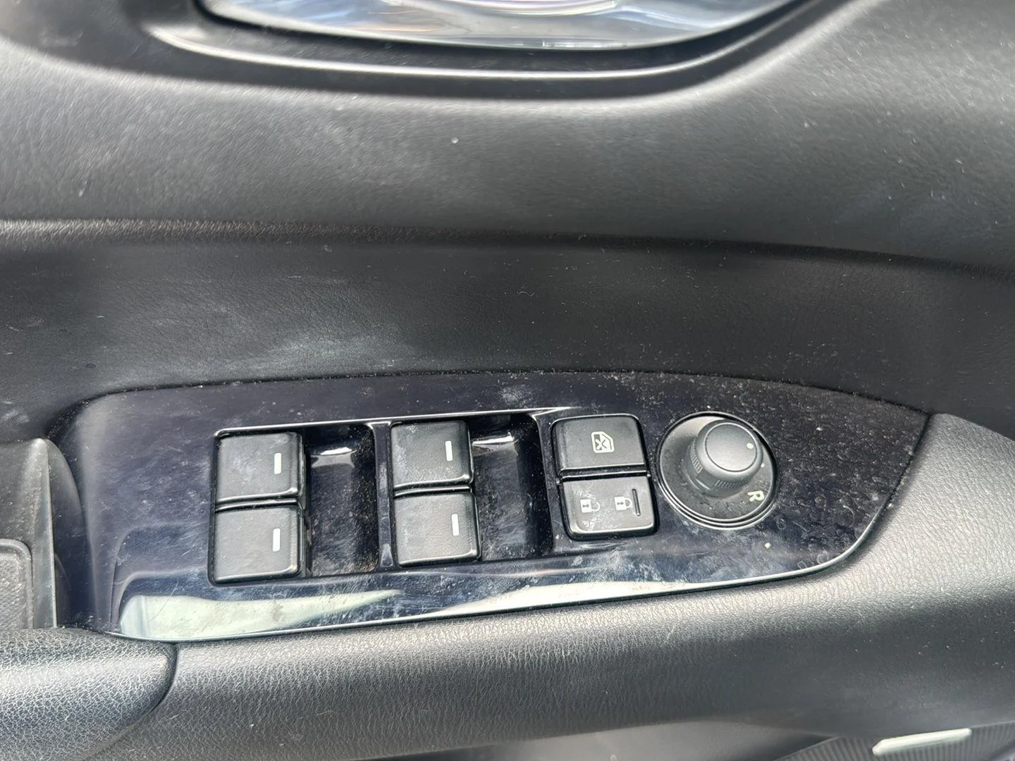 Used 2021 Deep Crystal Blue Mica Mazda Touring image 11