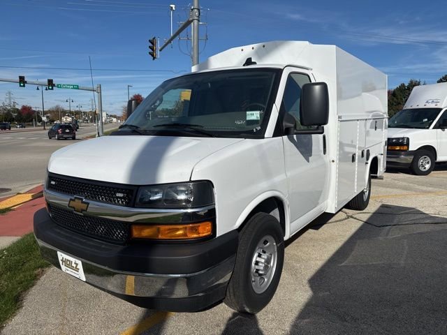 New 2025 Summit White Chevrolet 1WT image 1