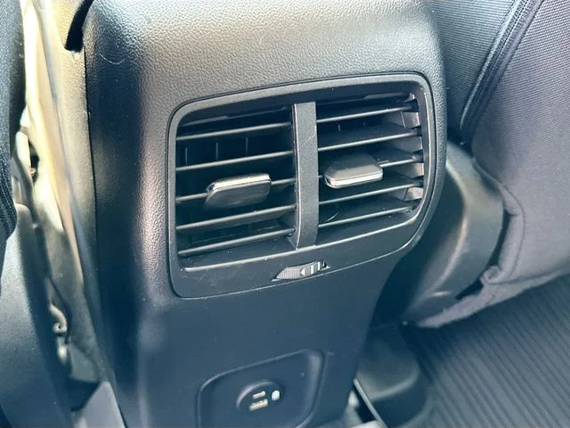 Used 2021 Red Ford SE image 24