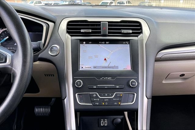 Used 2019 White Ford SE image 9