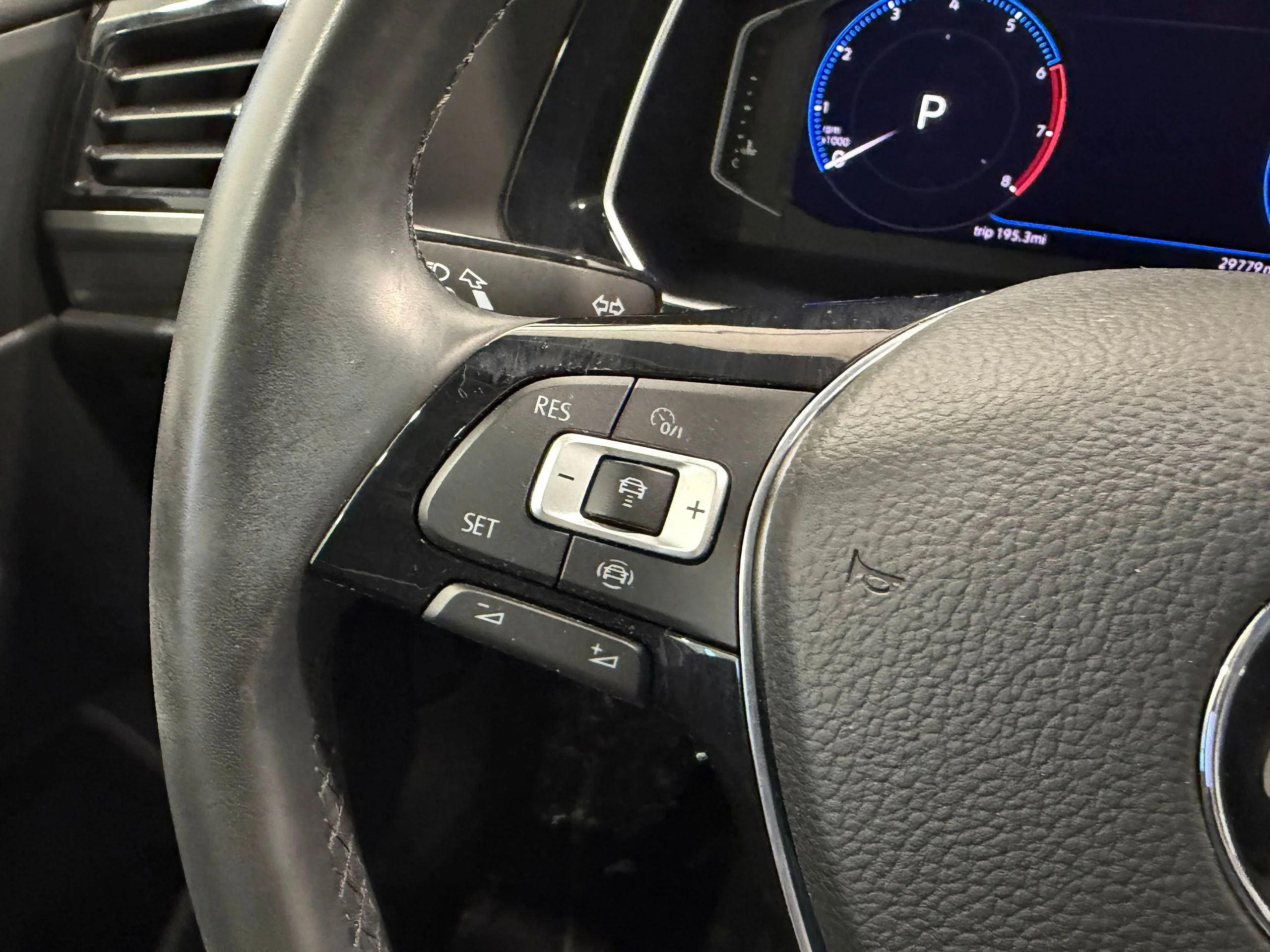 Used 2019 Silver Volkswagen SEL image 35