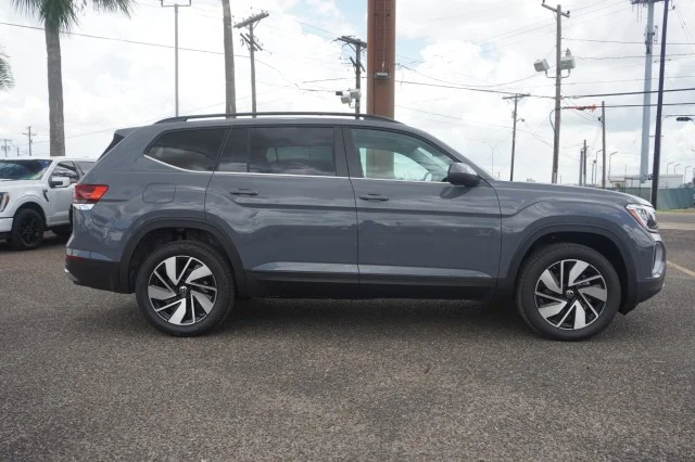 New 2026 Pure Gray Volkswagen 2.0T SE w/Technology image 4