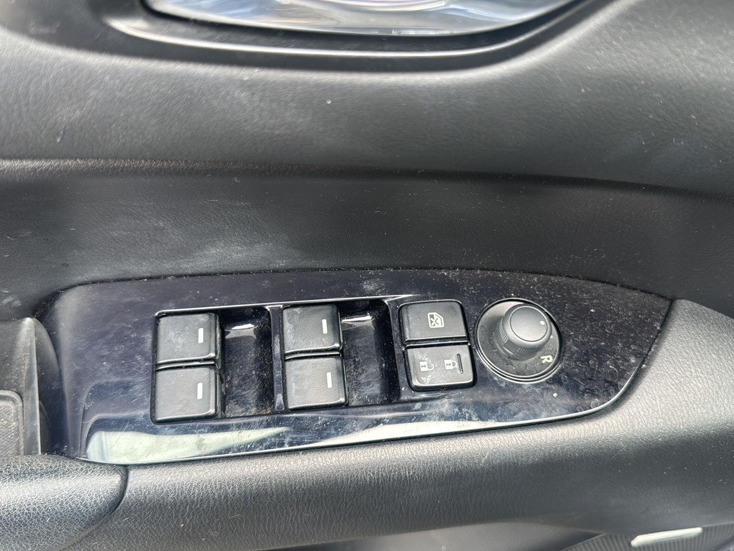 Used 2021 Deep Crystal Blue Mica Mazda Touring image 11