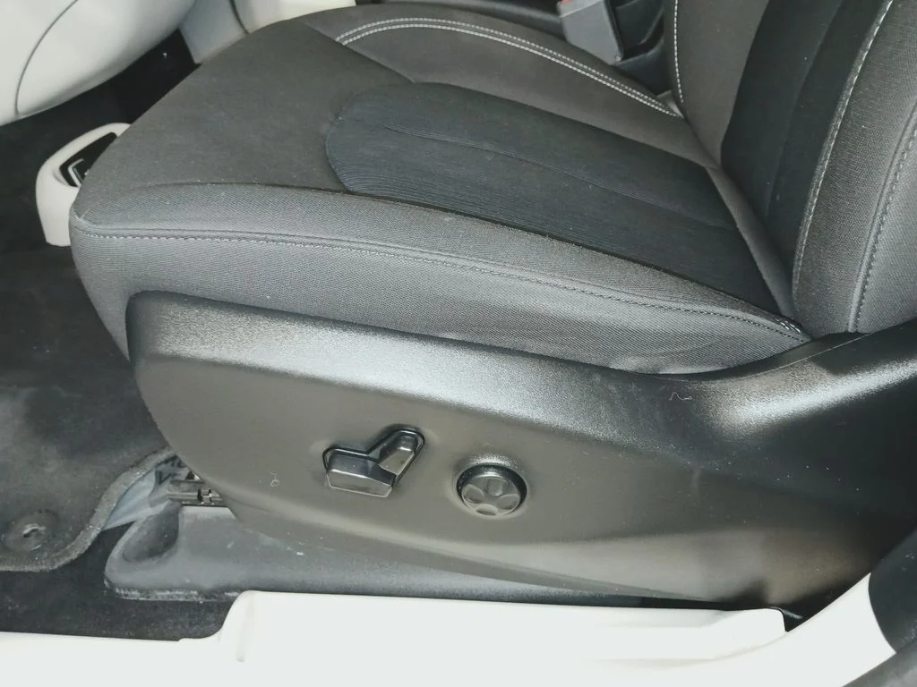 Used 2024 Black Chrysler LX image 17