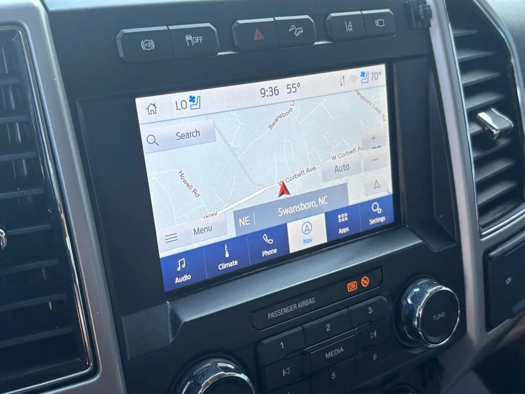 Used 2020 White Ford Lariat image 12