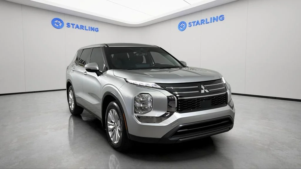 Used 2025 Silver Mitsubishi ES 2.5 2WD image 14
