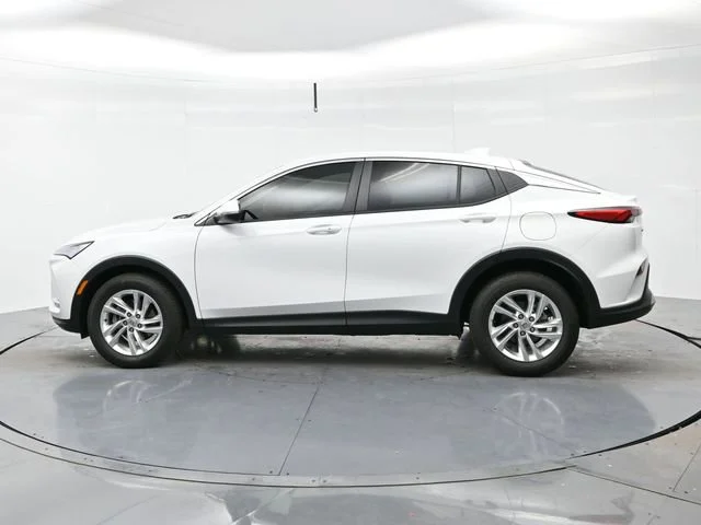 Used 2025 Summit White Buick Preferred image 4
