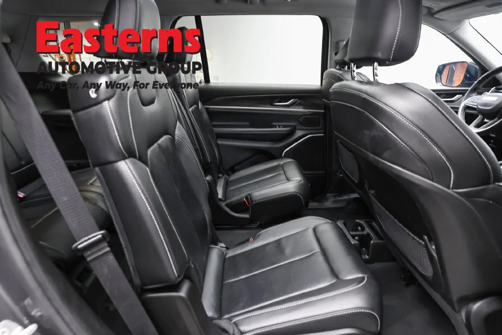 Used 2022 Gray Jeep Limited image 26