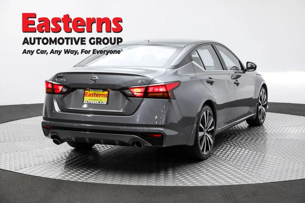 Used 2022 Gray Nissan 2.5 SR image 5