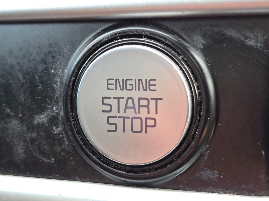 Used 2021 Silver Kia LXS image 36