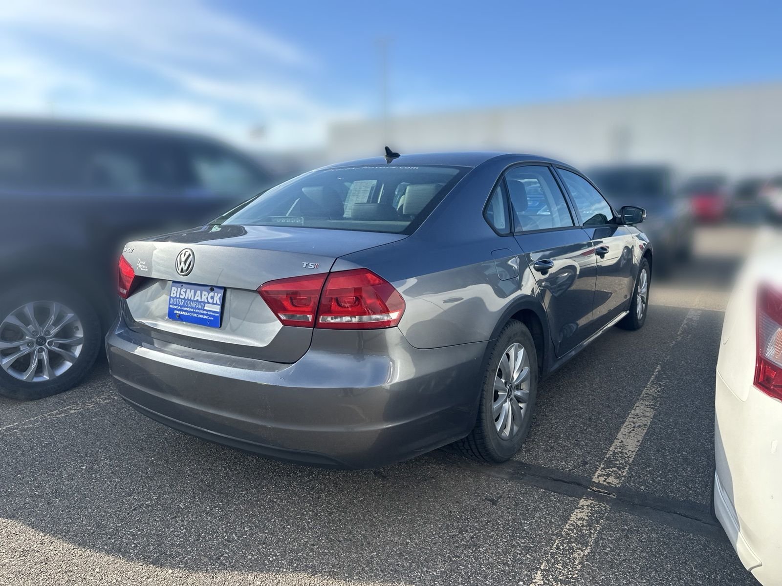 Used 2015 Gray Volkswagen 1.8T Wolfsburg Edition image 3