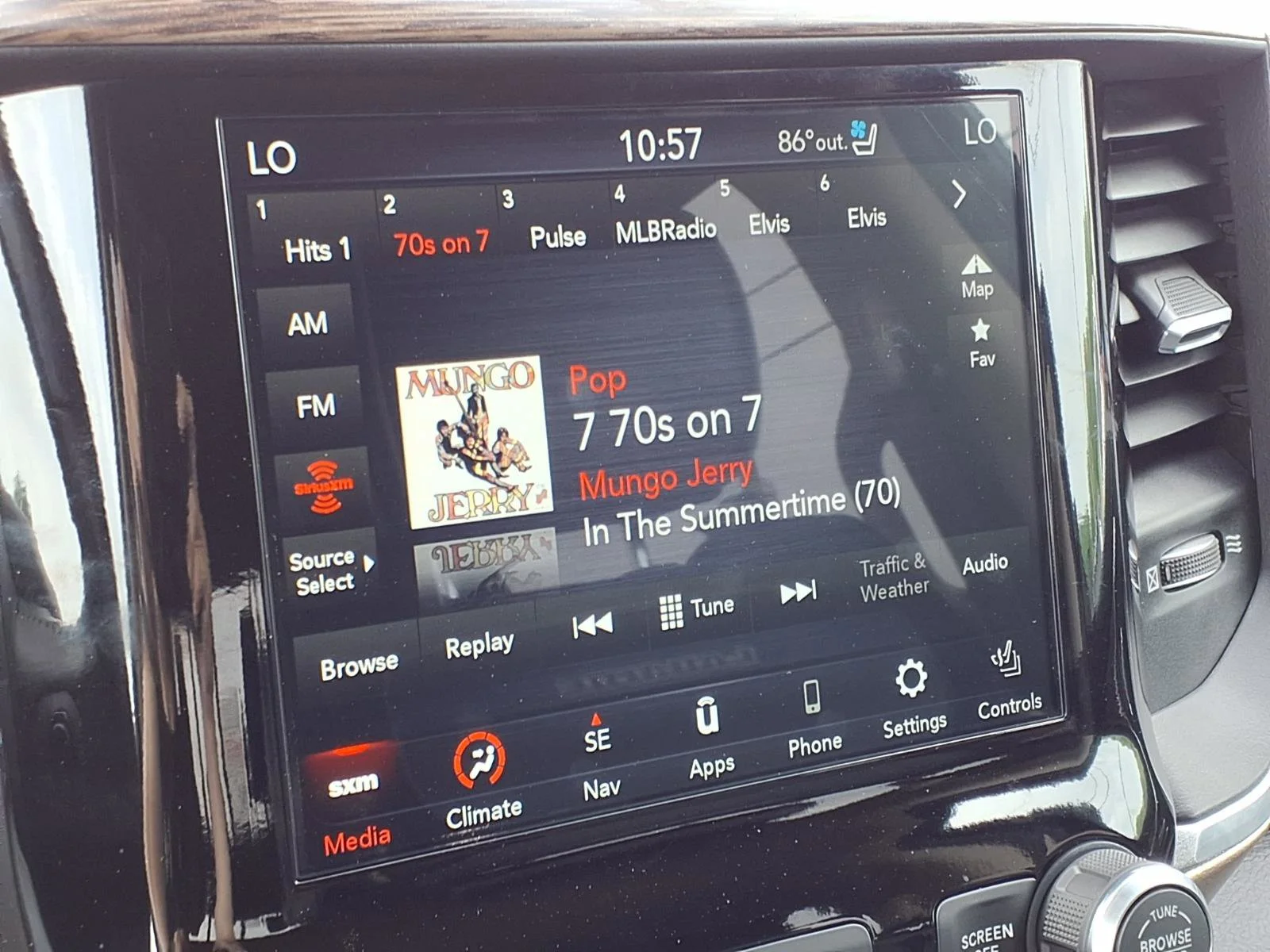 Used 2020 Patriot Blue Pearlcoat Ram Laramie image 7