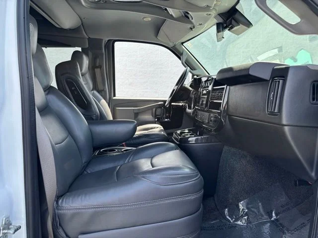 Used 2020 Summit White GMC Explorer Limited SE image 20