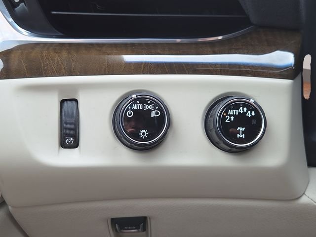 Used 2018 Crystal White Cadillac Premium image 11