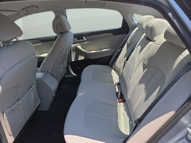 Used 2016 Shale Gray Metallic Hyundai 2.4L SE image 28