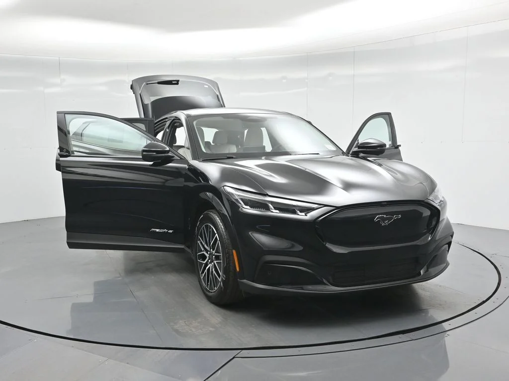 Used 2025 Black Ford Premium image 34