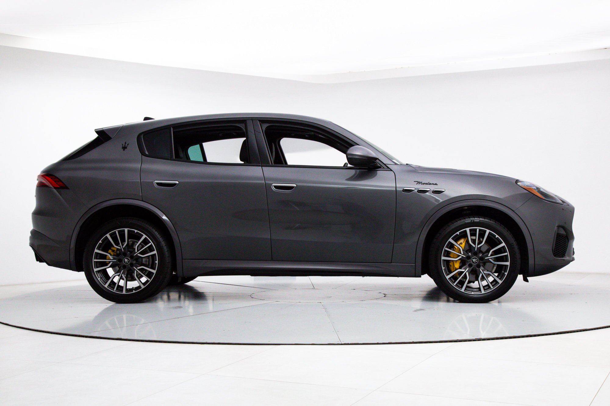 Used 2023 Gray Maserati Modena image 6