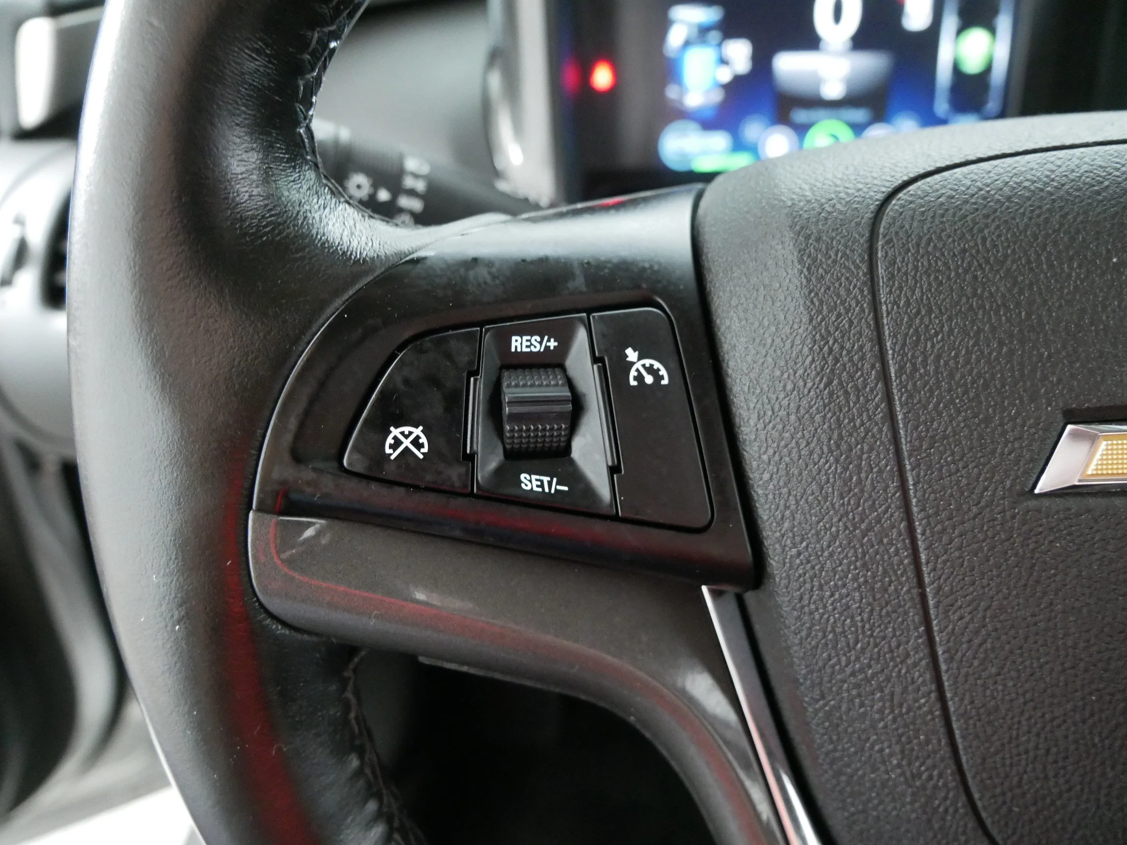 Used 2015 Silver Ice Metallic Chevrolet  image 27