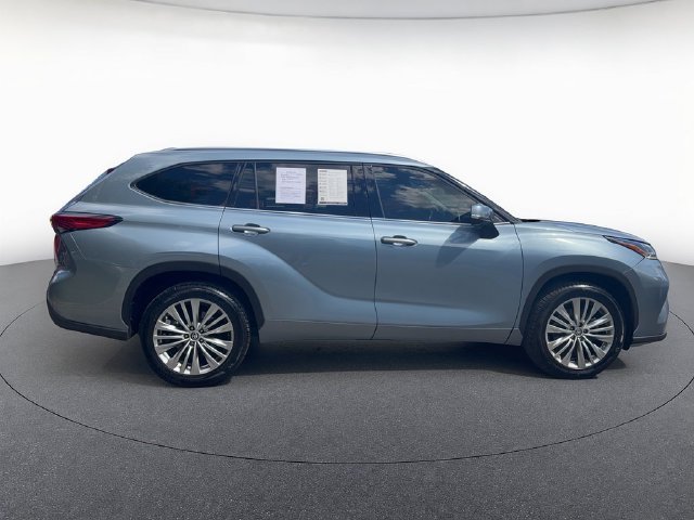 Certified Used 2023  Toyota Platinum image 7