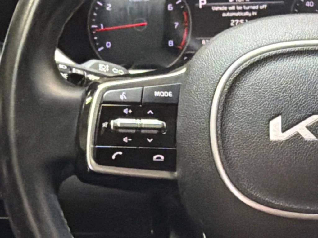 Used 2022 Sparkling Silver Kia SX image 17