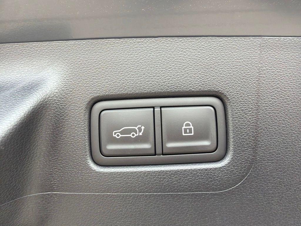 New 2026 Gray Hyundai SE image 9