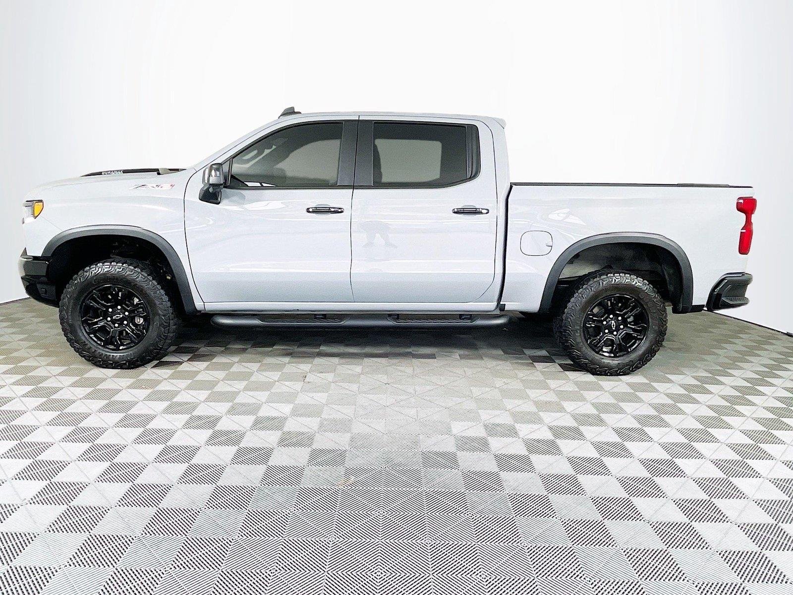 Used 2025 Slate Gray Metallic Chevrolet ZR2 image 4