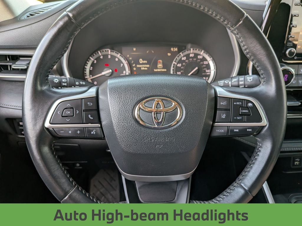 Used 2022 Gray Toyota XLE image 16