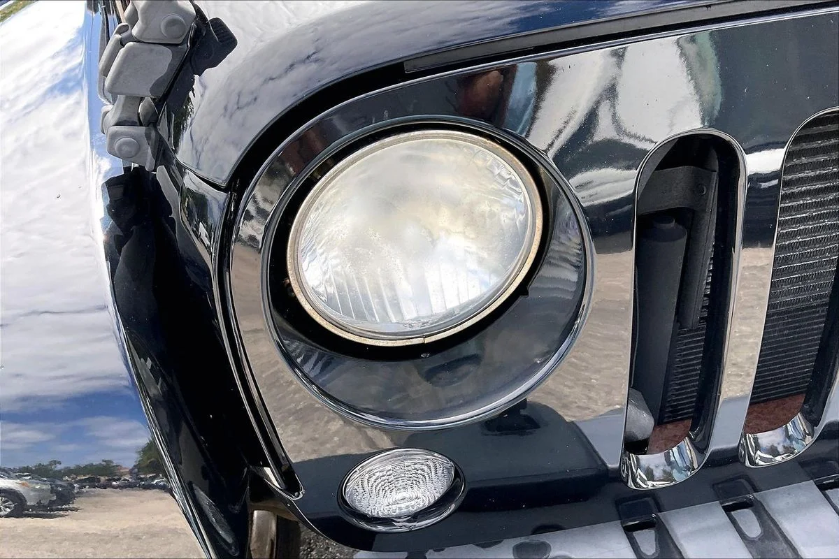 Used 2015 Black Jeep X image 30