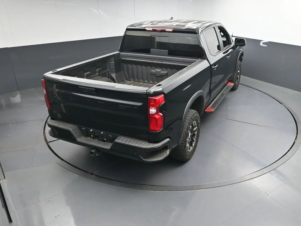 Used 2025 Black Chevrolet ZR2 image 35
