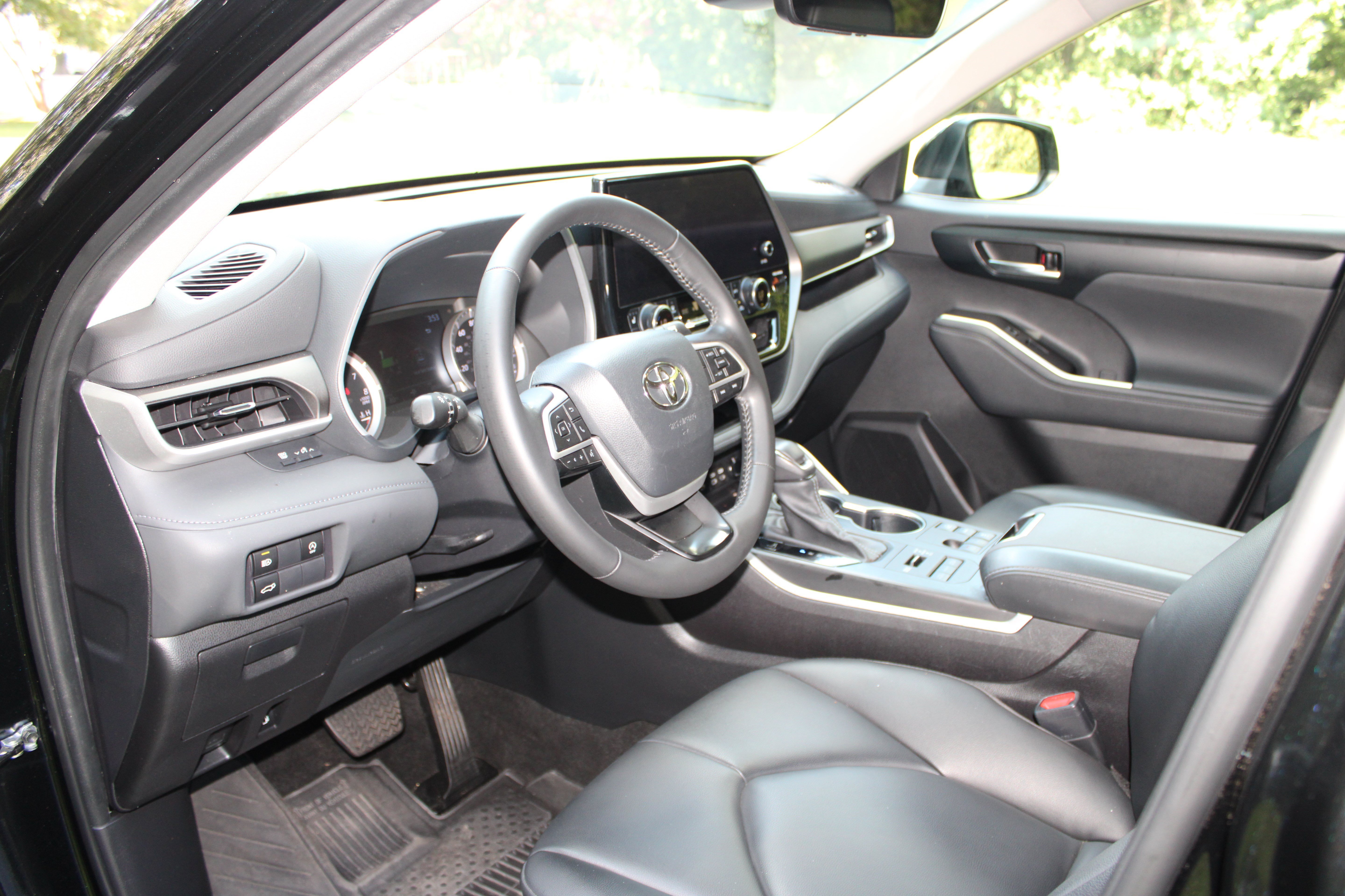 2023 Toyota Highlander XLE - Photo 17