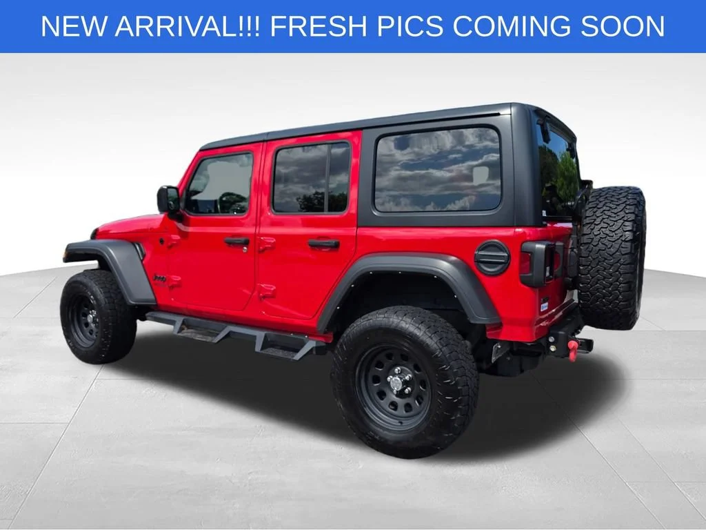 Used 2021 Red Jeep Sport Altitude 4x4 image 6