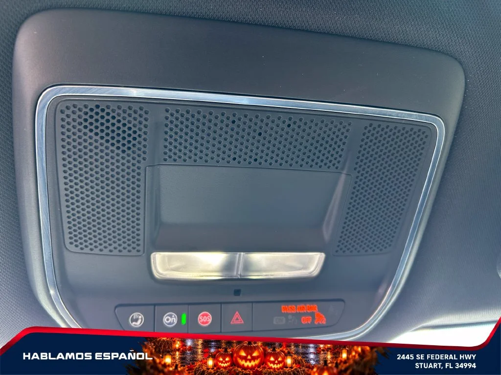 Used 2025 Onyx Black GMC Extended Range Denali image 27