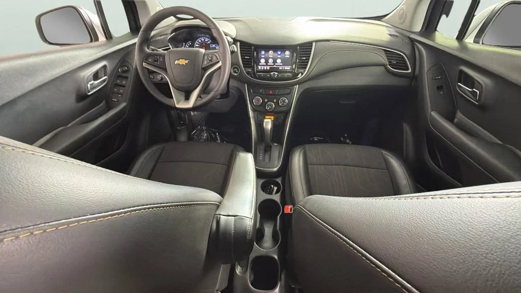 Used 2020 Silver Ice Metallic Chevrolet LT image 31