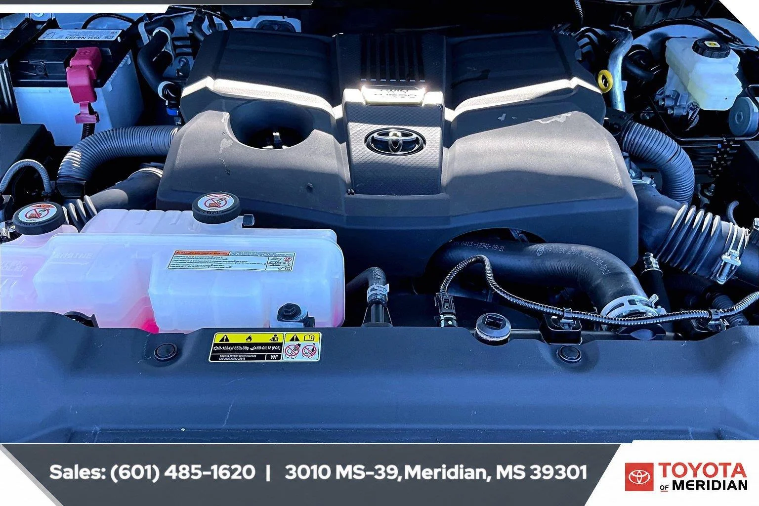 Used 2023 Ice Cap Toyota SR5 image 8