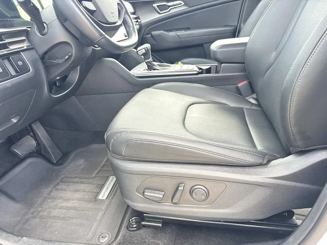 Used 2026 White Kia EX image 30