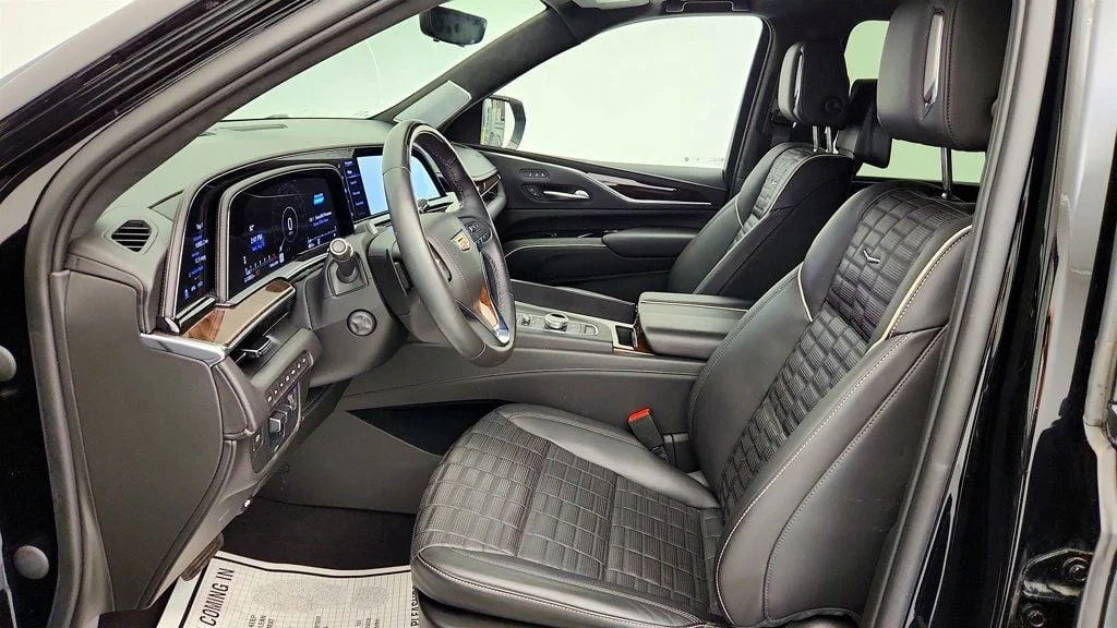 Used 2023 Black Raven Cadillac 4WD 4dr Sport Platinum w/ Super Cruise & Power Assist Steps image 21