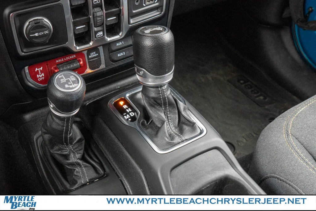 Used 2024 Bikini Pearl Coat Jeep Willys 4xe image 27