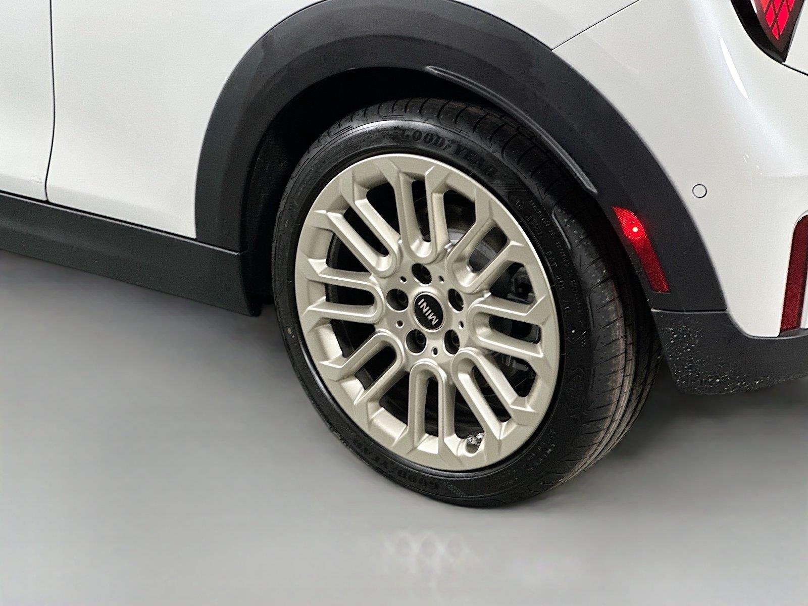 Used 2025 Nanuq White Metallic MINI Cooper S image 23